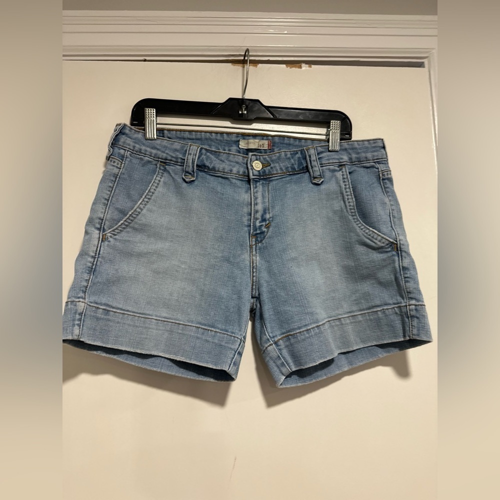EUC VTG Levi's Sz:10 545 Women Denim Bermuda Chino Cuffed Hem Light Wash Shorts